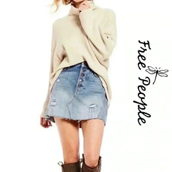 Free People Mini Denim Skirt Size 24 A Line Button Up TRENDING - Picture 3 of 6